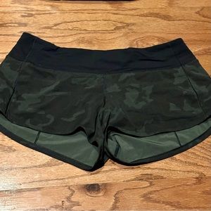 EUC Lululemon Speed Up Shorts Low Rise 2.5